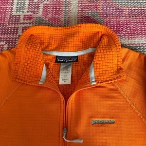 Patagonia 1/4 zip R3 fleece